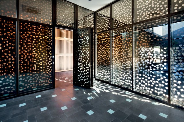 Puckapunyal Military Area Memorial Chapel / BVN Architecture